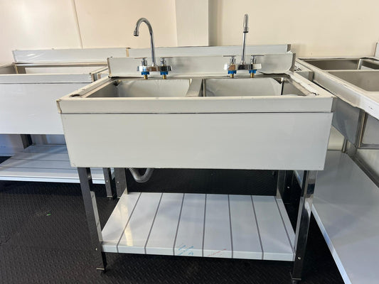 Commercial kitchen double bowl sink  1m